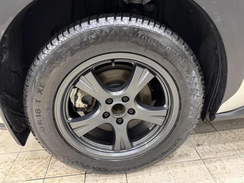 Toyota bZ4X LE* Подгрев* Камера* Sunroof* От представителство, снимка 7 - Автомобили и джипове - 53158376