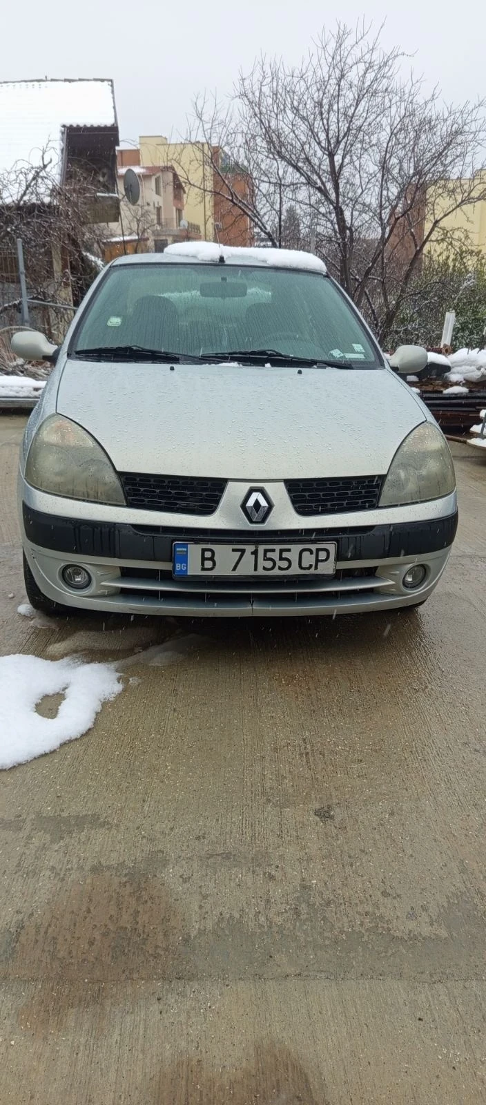 Renault Symbol, снимка 1 - Автомобили и джипове - 48858495