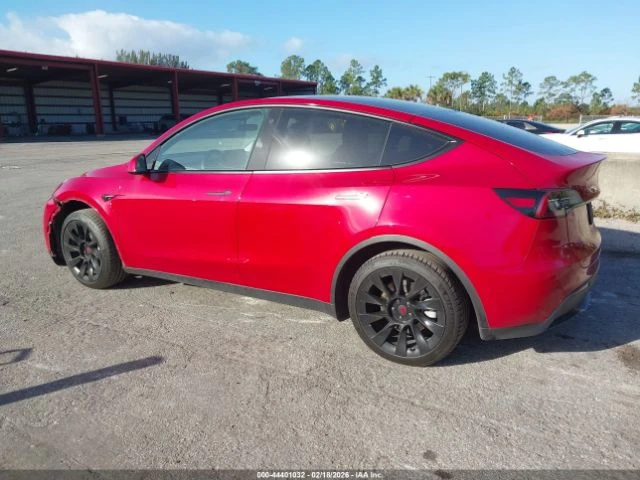 Tesla Model Y AWD* DUALMOTOR* KEYLESS* КАМЕРА* , снимка 6 - Автомобили и джипове - 53978315