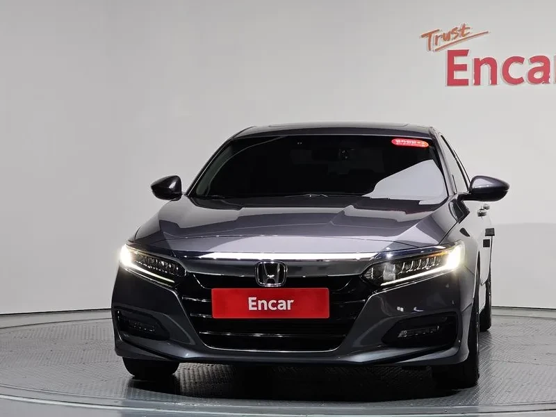 Honda Accord 10Th Generation 1.5 Turbo, снимка 3 - Автомобили и джипове - 56068828