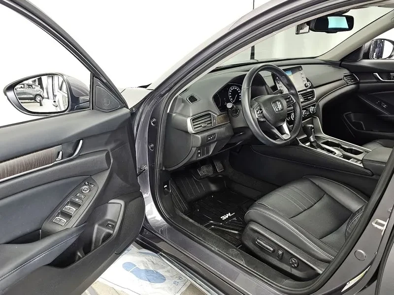Honda Accord 10Th Generation 1.5 Turbo, снимка 17 - Автомобили и джипове - 56068828