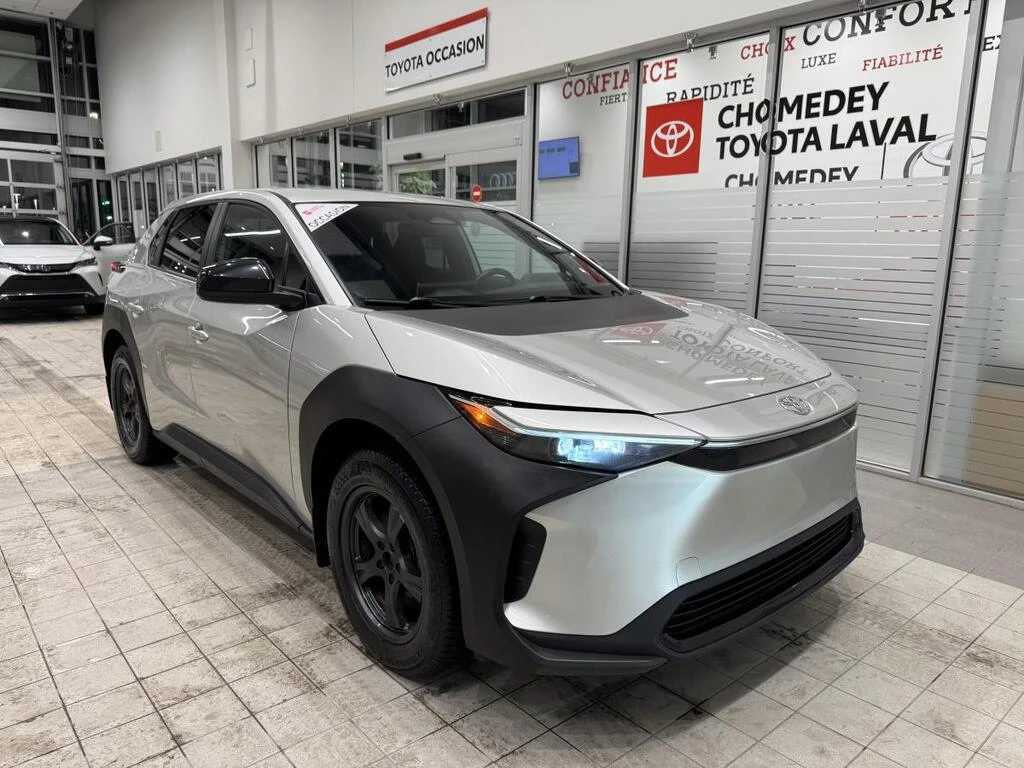 Toyota bZ4X LE* Подгрев* Камера* Sunroof* От представителство, снимка 1