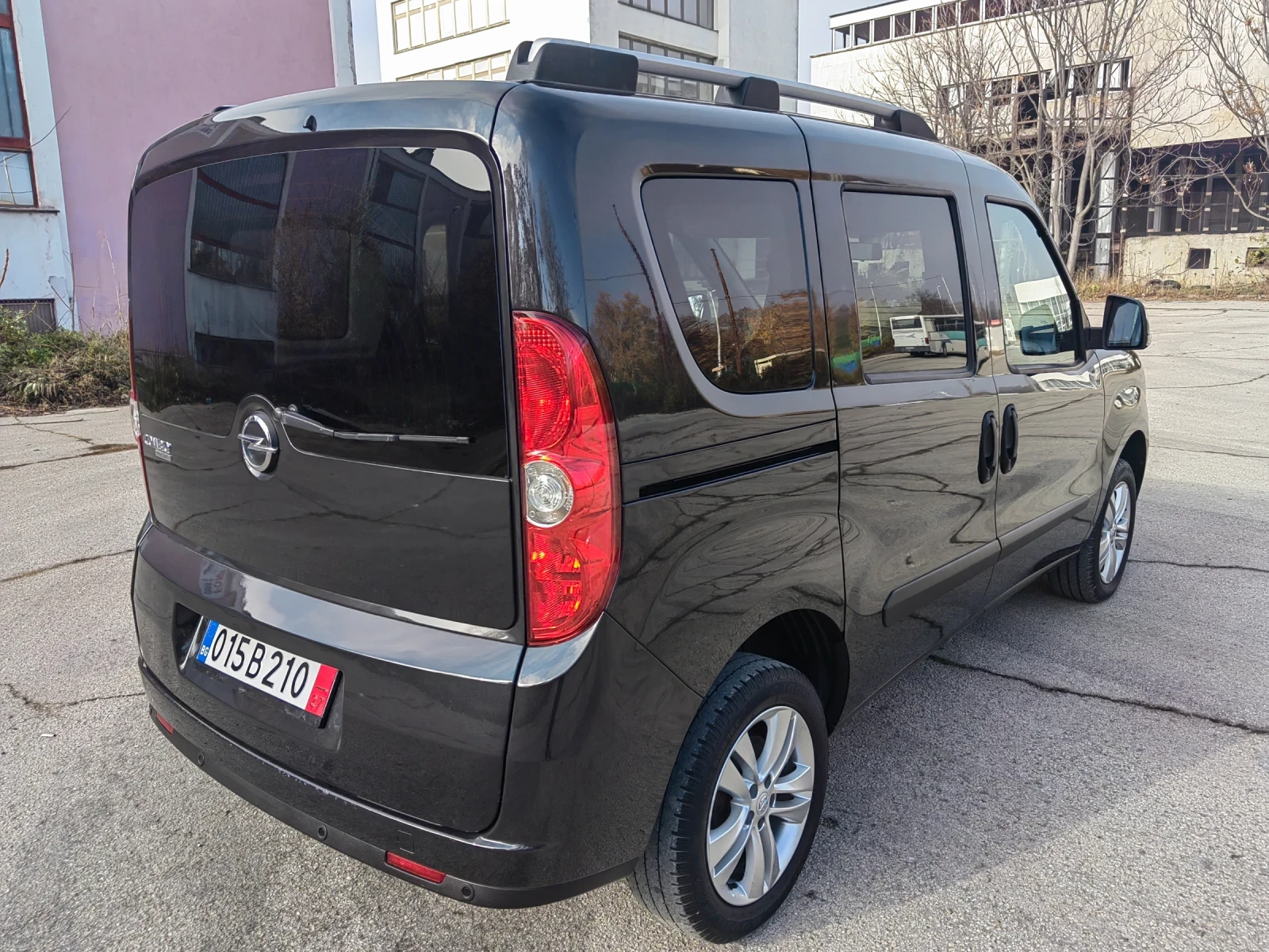 Opel Combo 1.4i SWISS - изображение 5