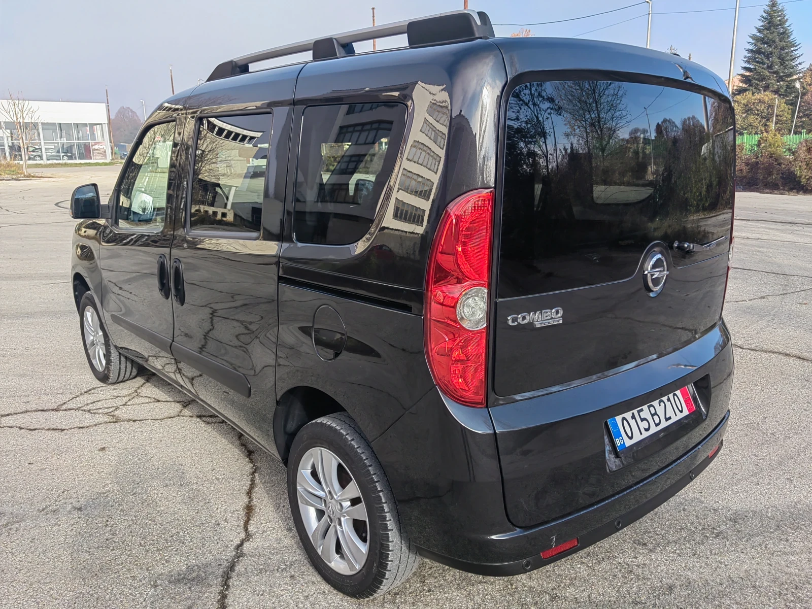 Opel Combo 1.4i SWISS - изображение 4