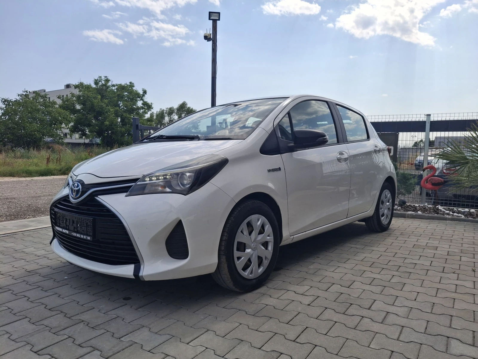 Toyota Yaris 1.5Hybrid* * * euro6 - изображение 3