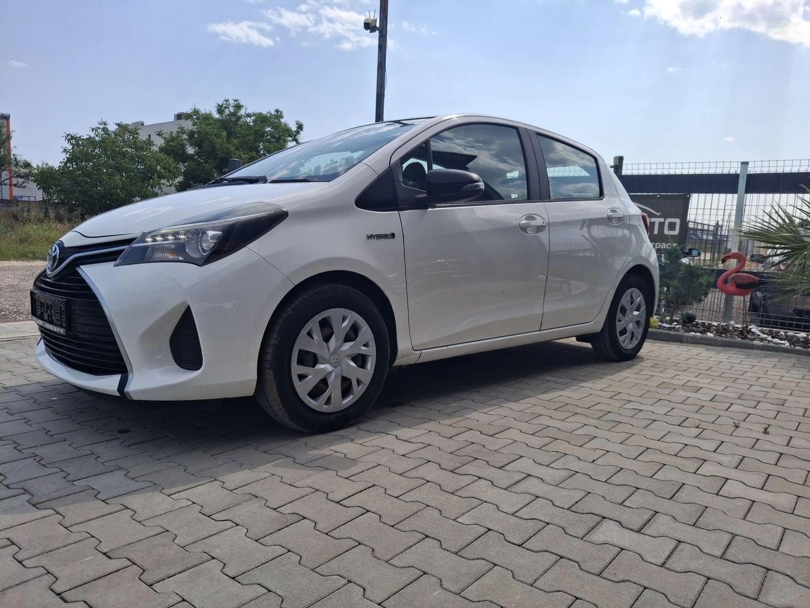 Toyota Yaris 1.5Hybrid* * * euro6 - изображение 4