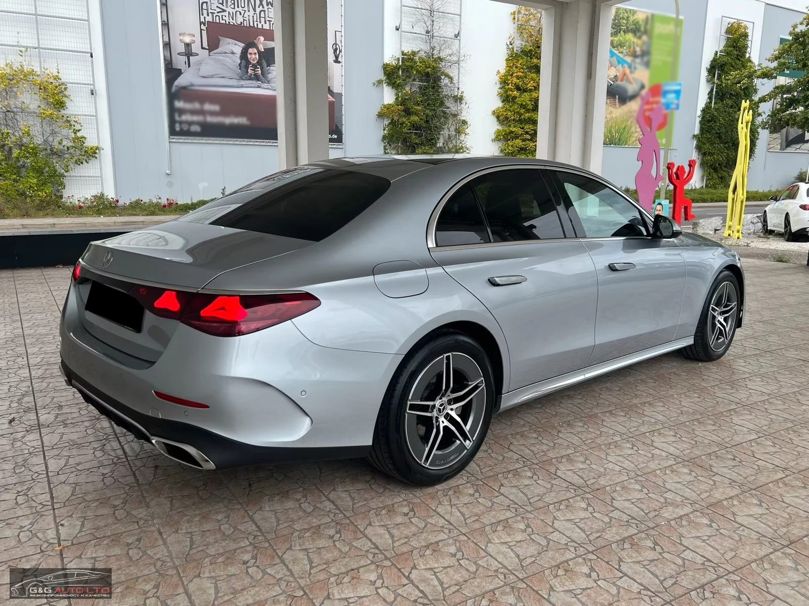 Mercedes-Benz E 220 d/4MATIC/197HP/AMG-PACK/PANO/DISTRONIC/152D - изображение 5