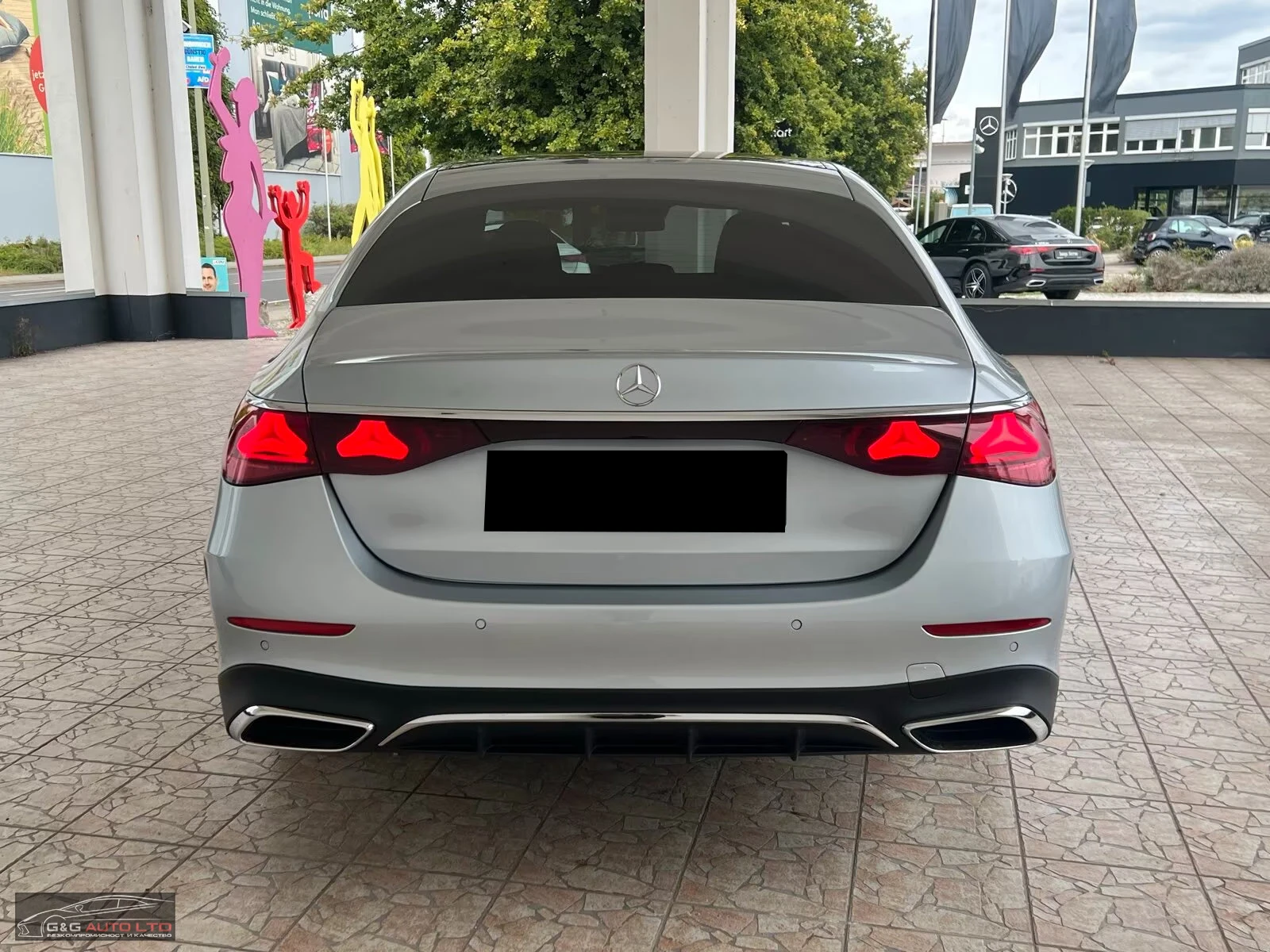 Mercedes-Benz E 220 d/4MATIC/197HP/AMG-PACK/PANO/DISTRONIC/152D - изображение 6