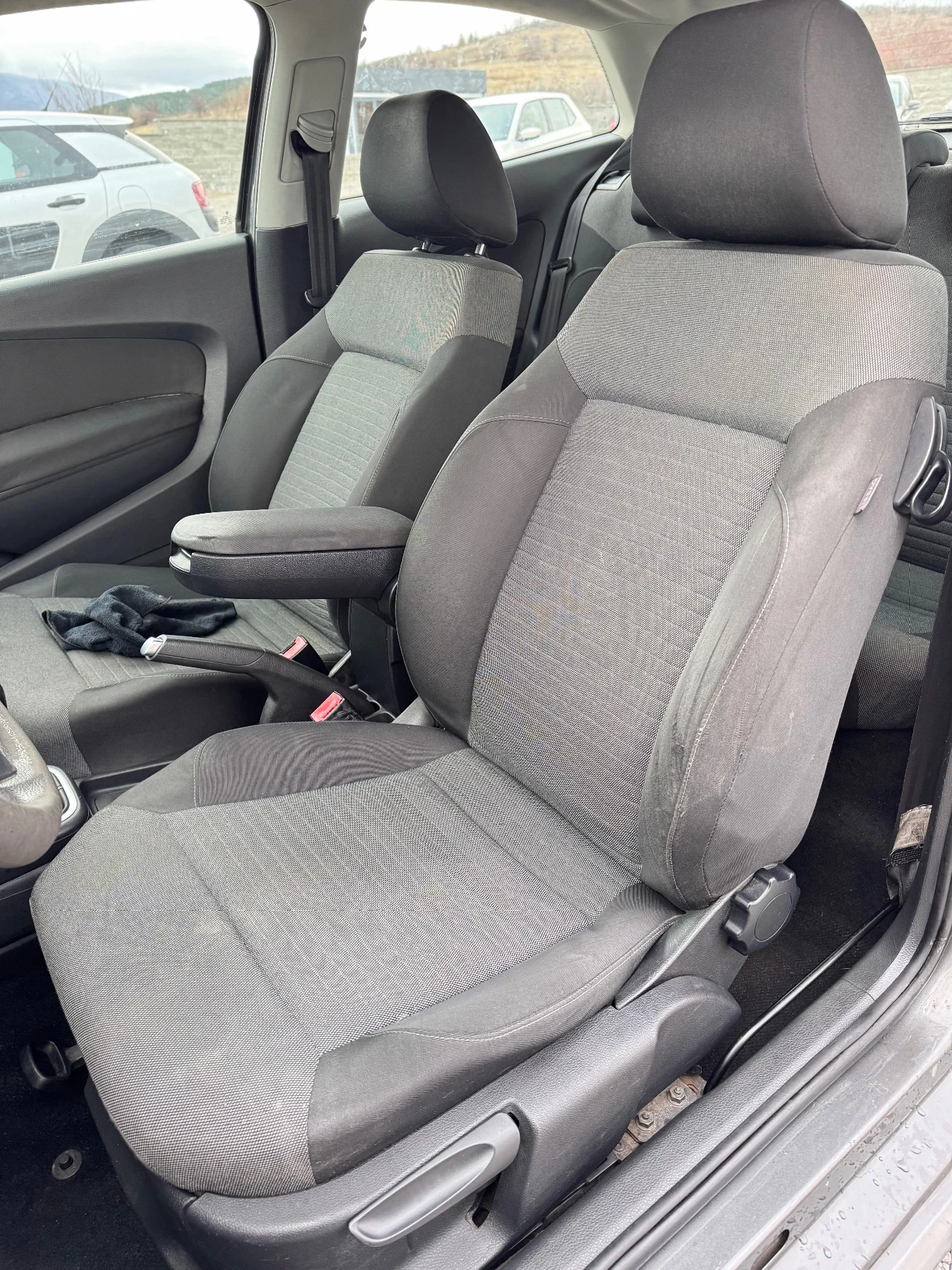 VW Polo 1.2i Климатик Euro5А - изображение 10