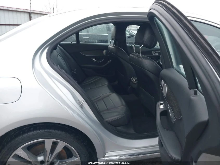 Mercedes-Benz C 300 2l 4Matic - изображение 8