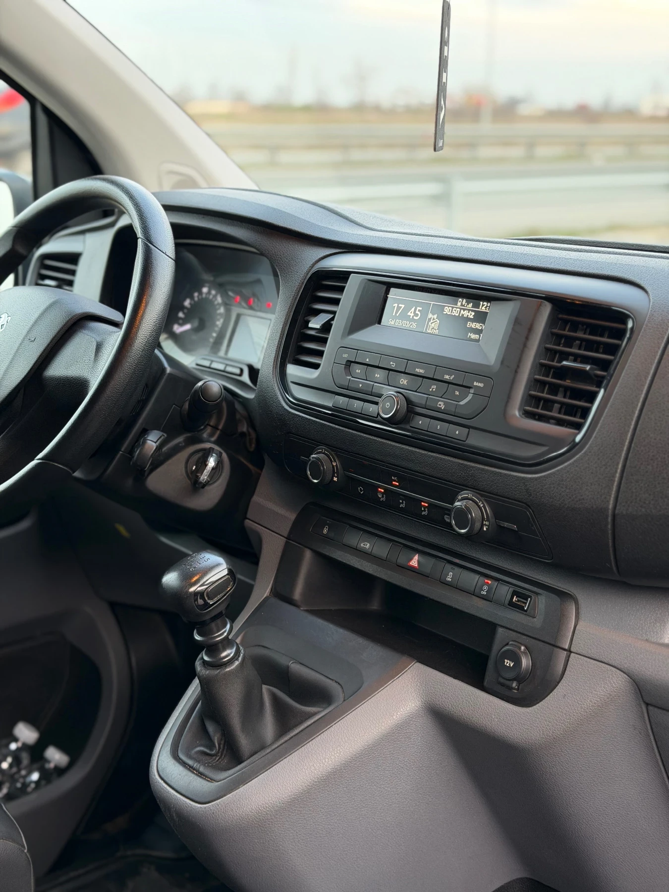 Peugeot Expert 49000km/ НОВ / L2 / , снимка 11 - Автомобили и джипове - 53715404