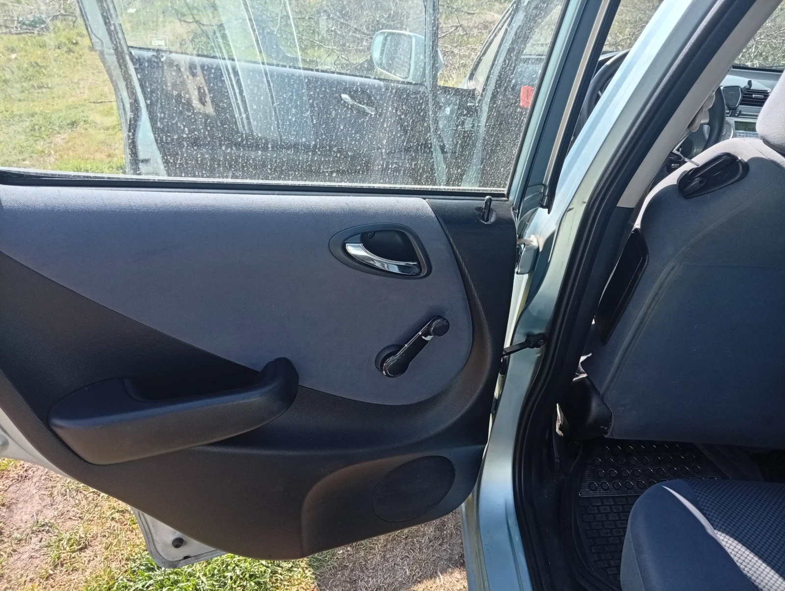 Honda Jazz 1.4 idsi, снимка 9 - Автомобили и джипове - 53970915