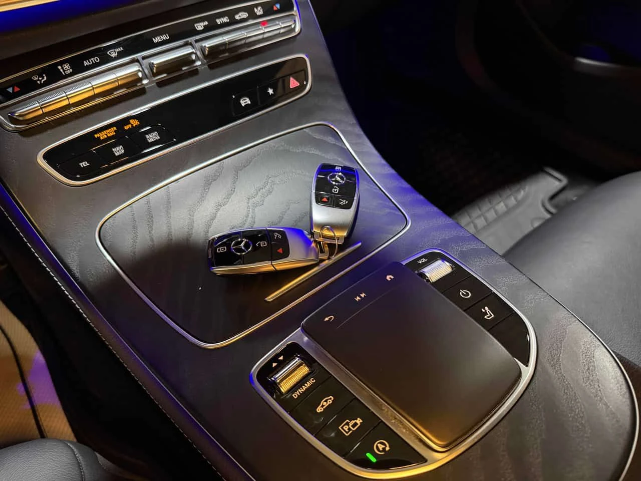 Mercedes-Benz E 450 CARFAX, снимка 13 - Автомобили и джипове - 54115114