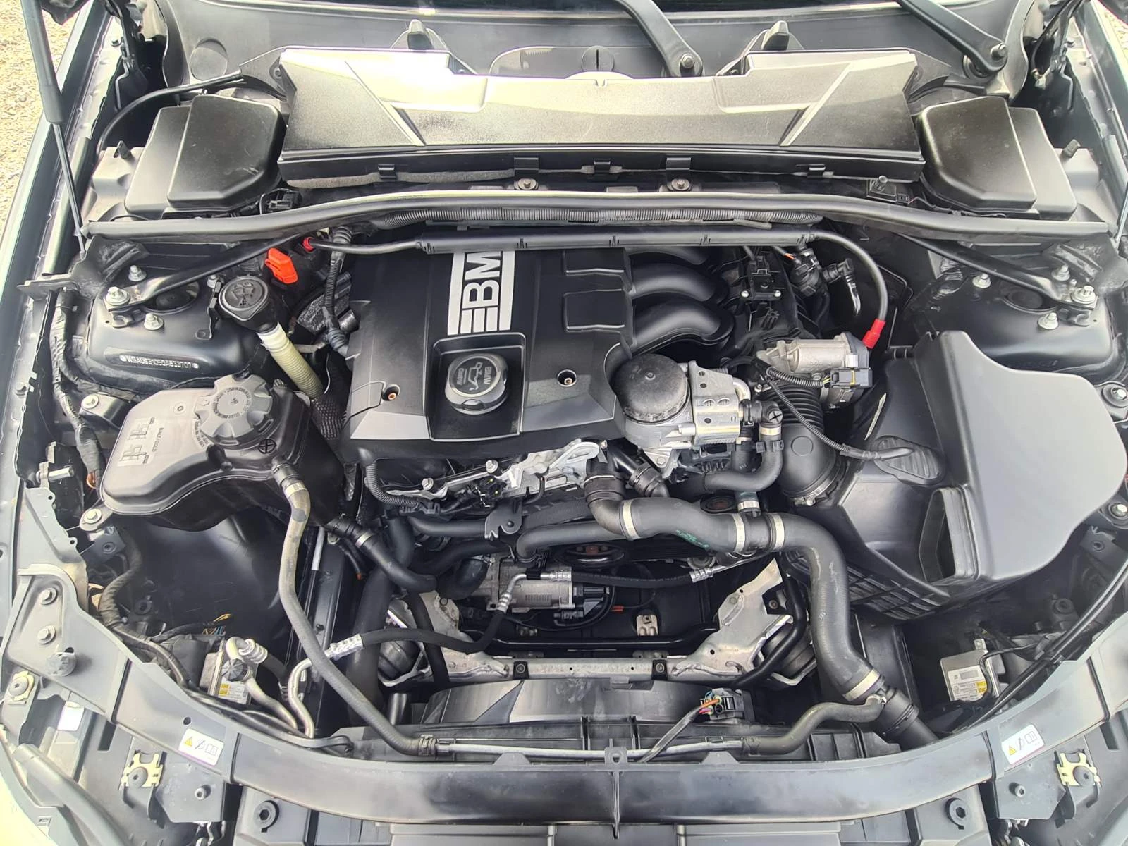 BMW 318 2.0.бензин М-ПАКЕТ 143кс, снимка 8 - Автомобили и джипове - 54249528