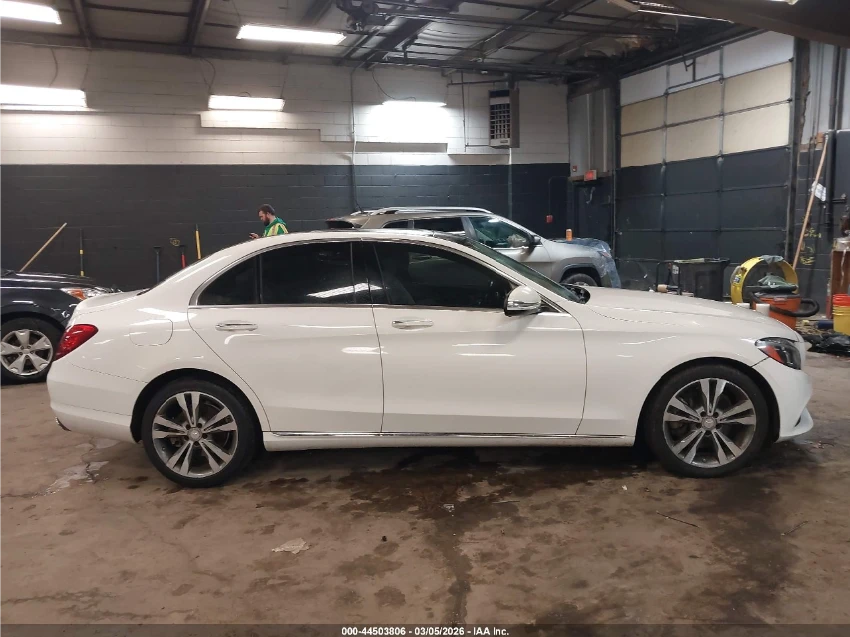 Mercedes-Benz C 300, снимка 8 - Автомобили и джипове - 54564621
