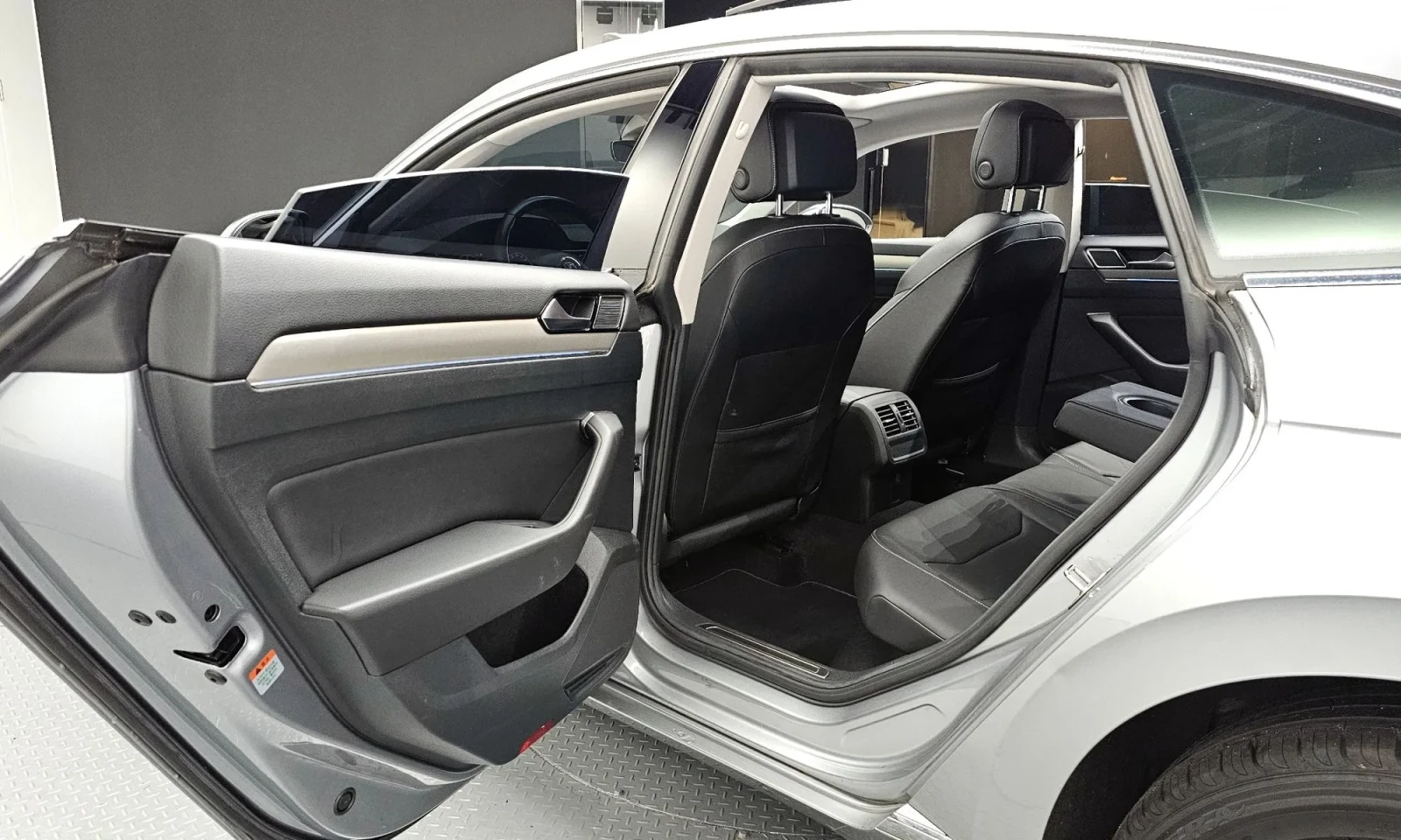 VW Arteon, снимка 12 - Автомобили и джипове - 54767954