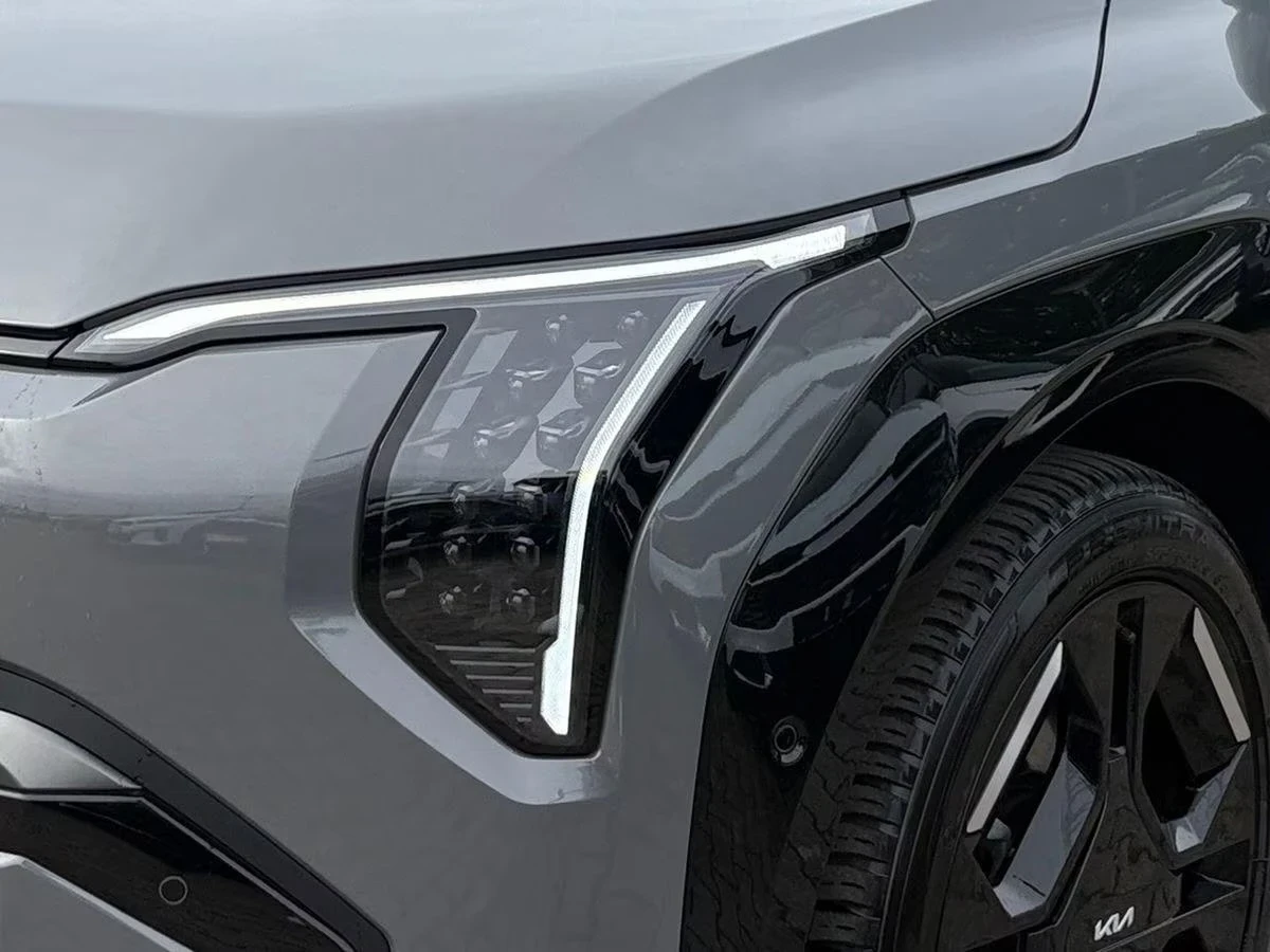 Kia EV3 GT-Line 81.4kWh All Options Warranty!, снимка 11 - Автомобили и джипове - 55018879