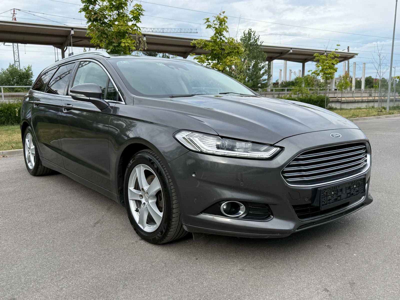 Ford Mondeo * 2.0TDCI* AWD* DISSTRONIC* MEMORY* CAMERA* SWISS*, снимка 3 - Автомобили и джипове - 55228484
