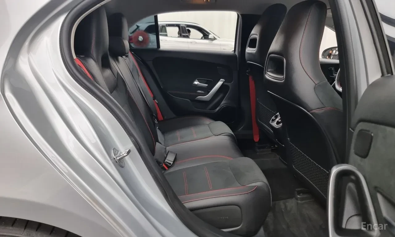 Mercedes-Benz A45 AMG 4MATIC+ * Алкантара* КАМЕРА, снимка 10 - Автомобили и джипове - 55736740