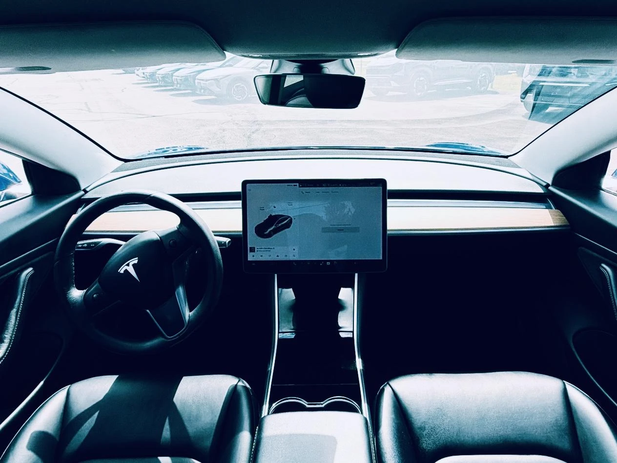 Tesla Model 3 Long Range* Dual Motors* Подгреви* Пано, снимка 14 - Автомобили и джипове - 55900076