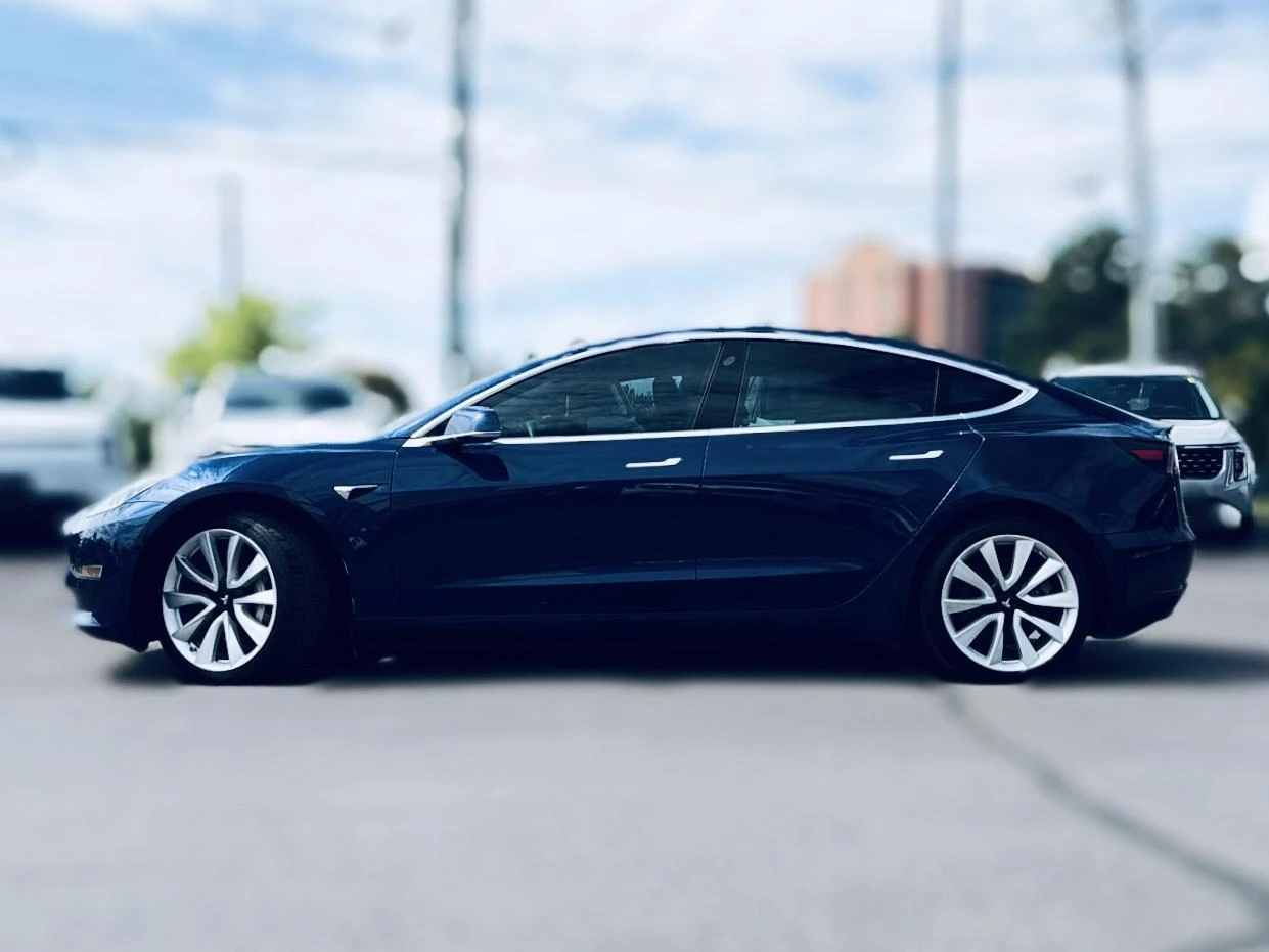 Tesla Model 3 Long Range* Dual Motors* Подгреви* Пано, снимка 2 - Автомобили и джипове - 55900076