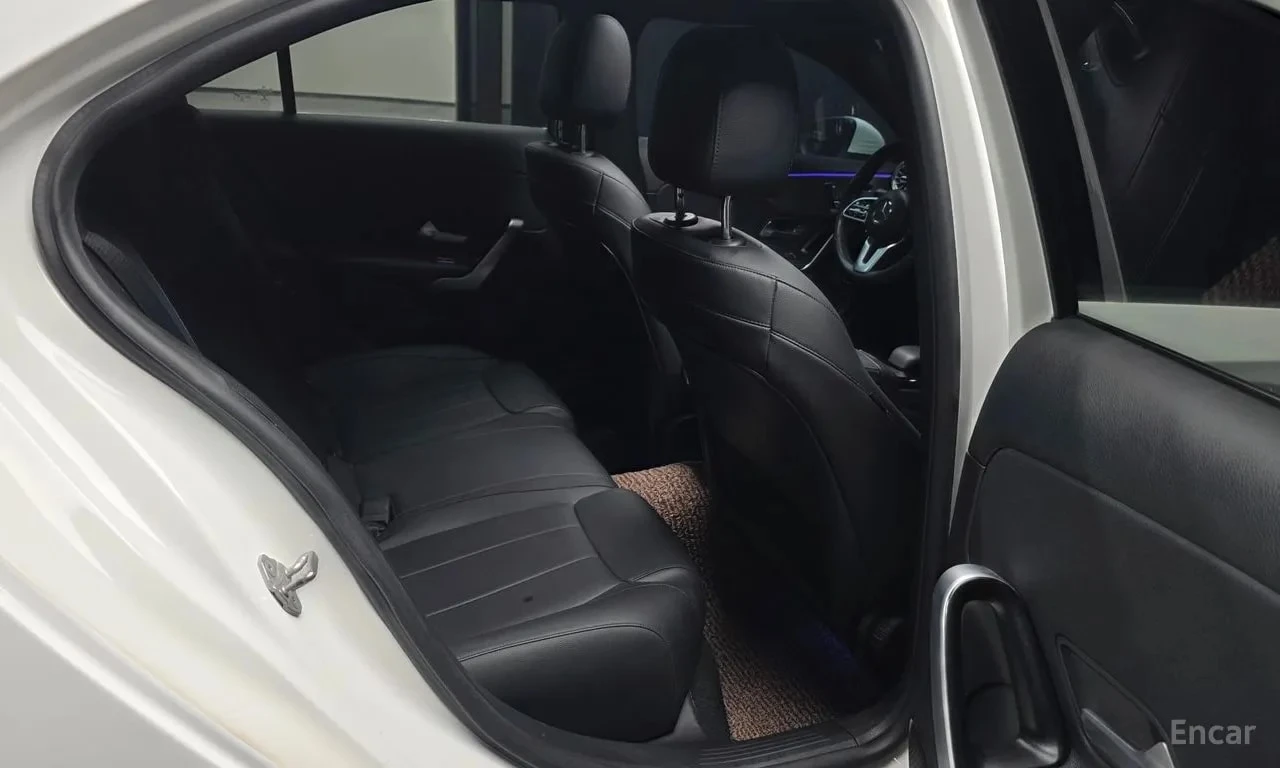 Mercedes-Benz A 220 АМГ ПАКЕТ/Sedan/ФИНАНСИРАНЕ, снимка 12 - Автомобили и джипове - 56145699