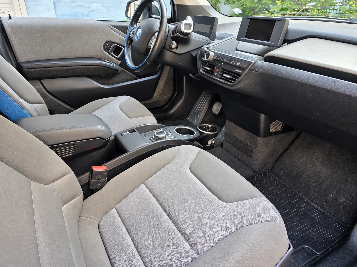 BMW i3, снимка 9 - Автомобили и джипове - 56185156