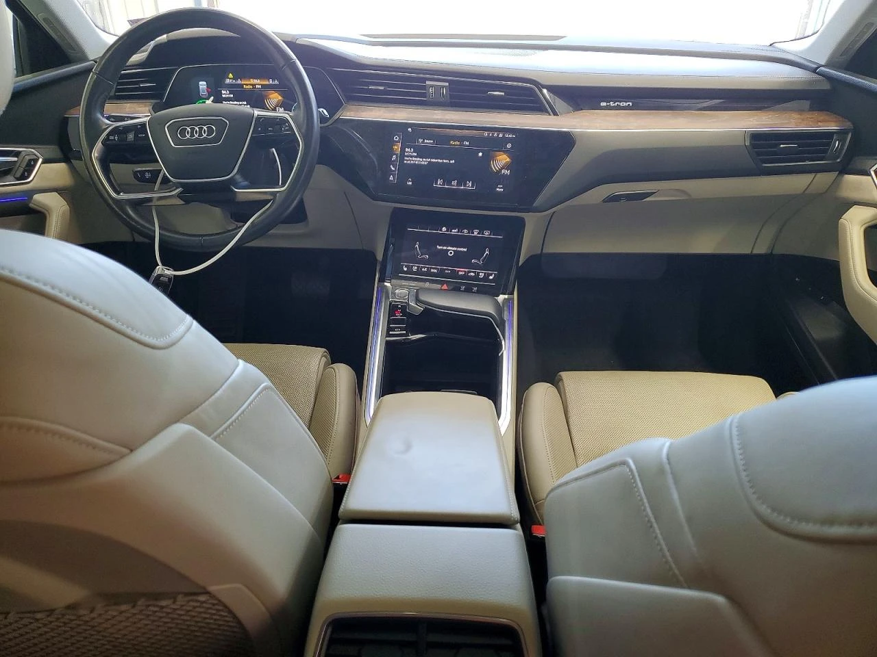 Audi E-Tron Prestige, снимка 8 - Автомобили и джипове - 56372792