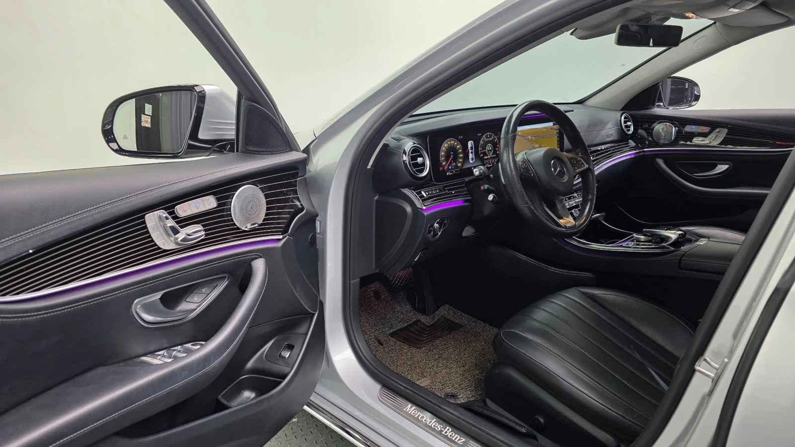 Mercedes-Benz E 400, снимка 12 - Автомобили и джипове - 56688574