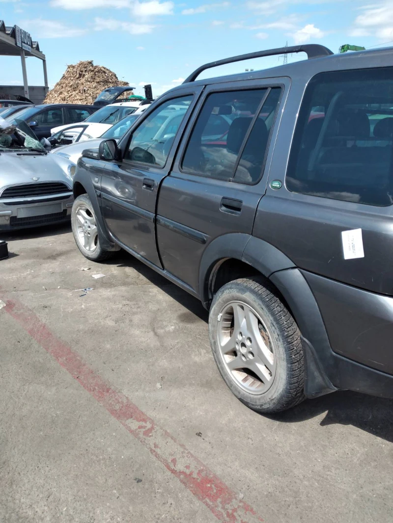 Land Rover Freelander 2.0, снимка 4 - Автомобили и джипове - 40260955