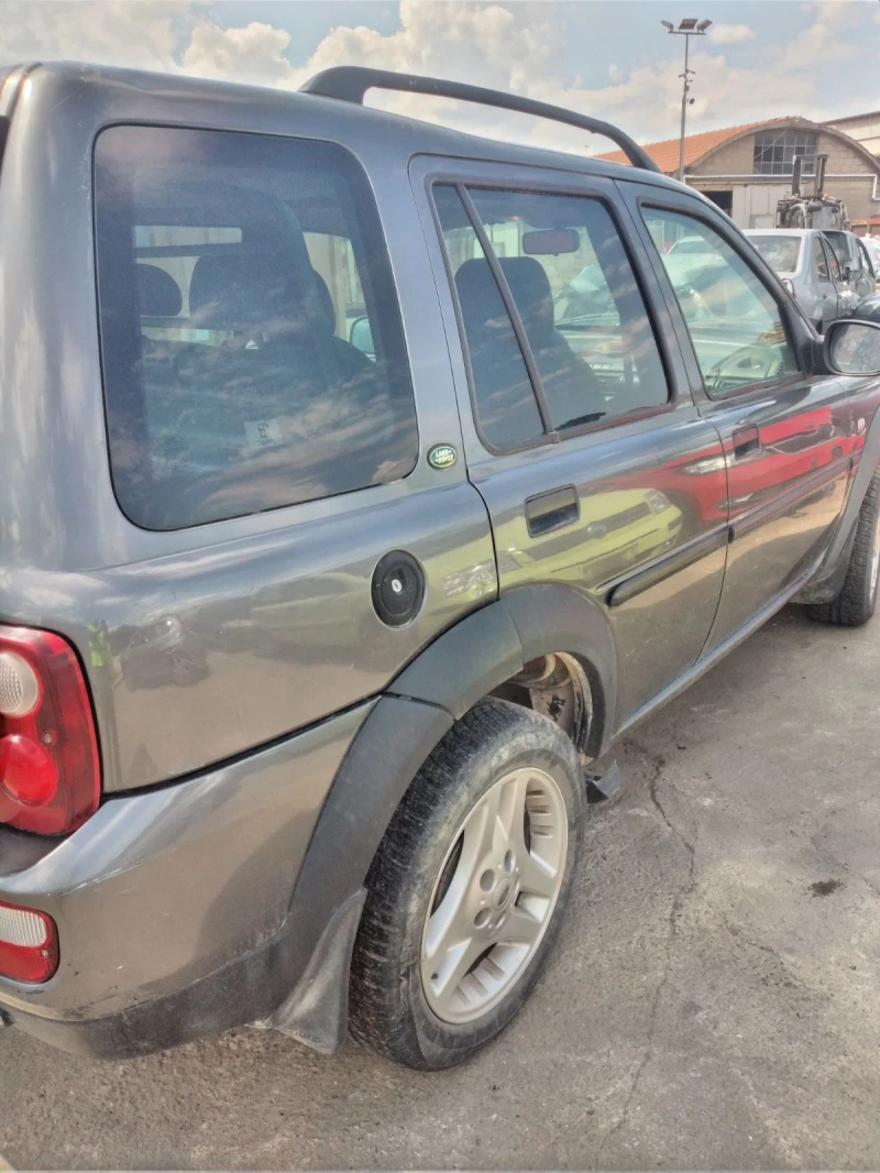 Land Rover Freelander 2.0, снимка 5 - Автомобили и джипове - 40260955