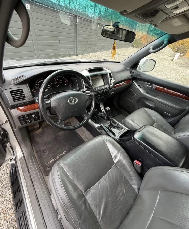 Toyota Land cruiser Automatic , снимка 5 - Автомобили и джипове - 52738990