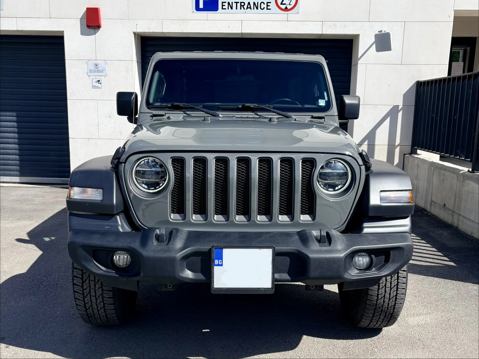 Jeep Wrangler Unlimited Sport, снимка 2 - Автомобили и джипове - 53922032