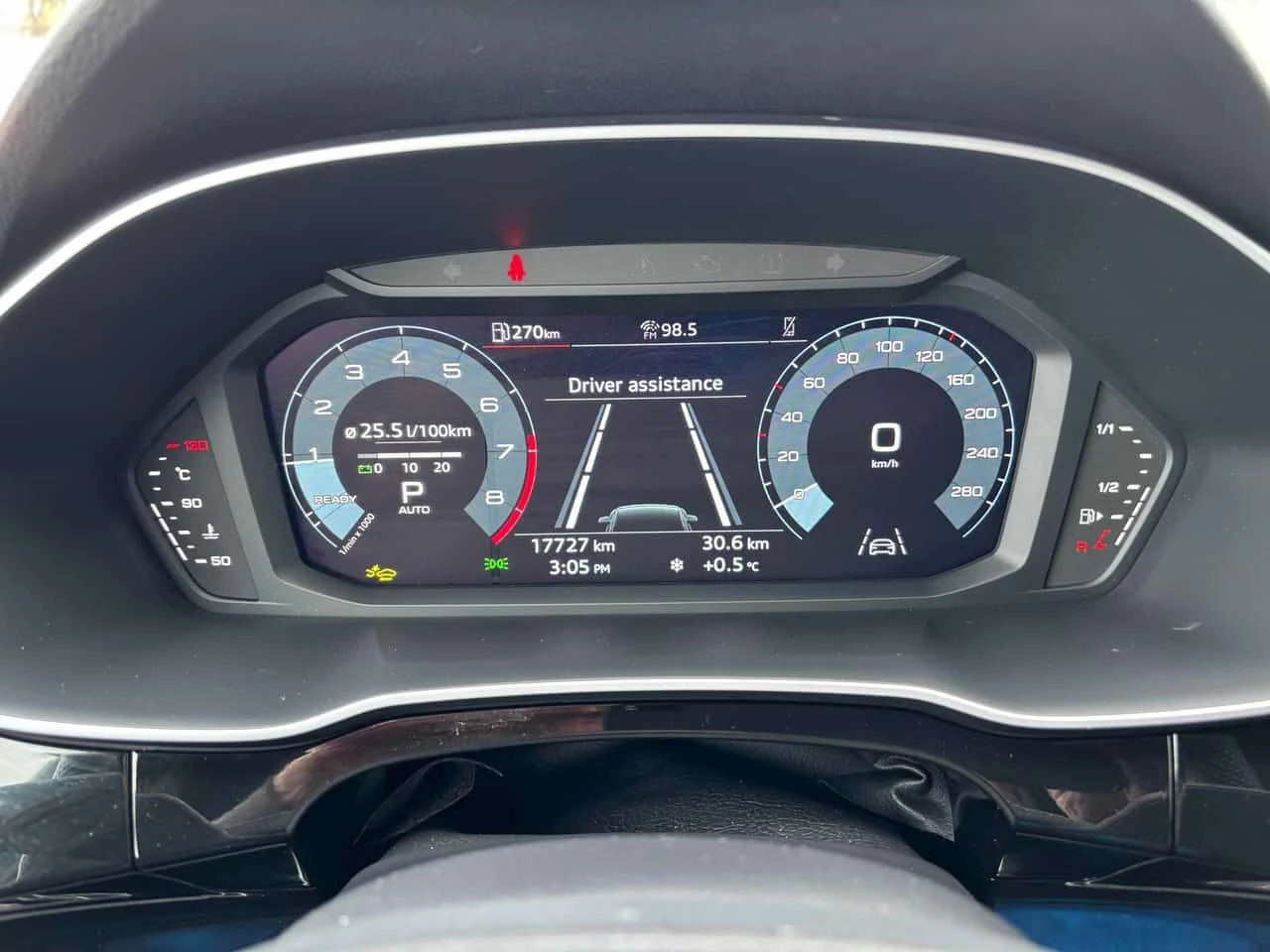 Audi Q3  Progressiv 45 TFSI quattro / CARFAX /CAMERA / LED, снимка 7 - Автомобили и джипове - 53816636