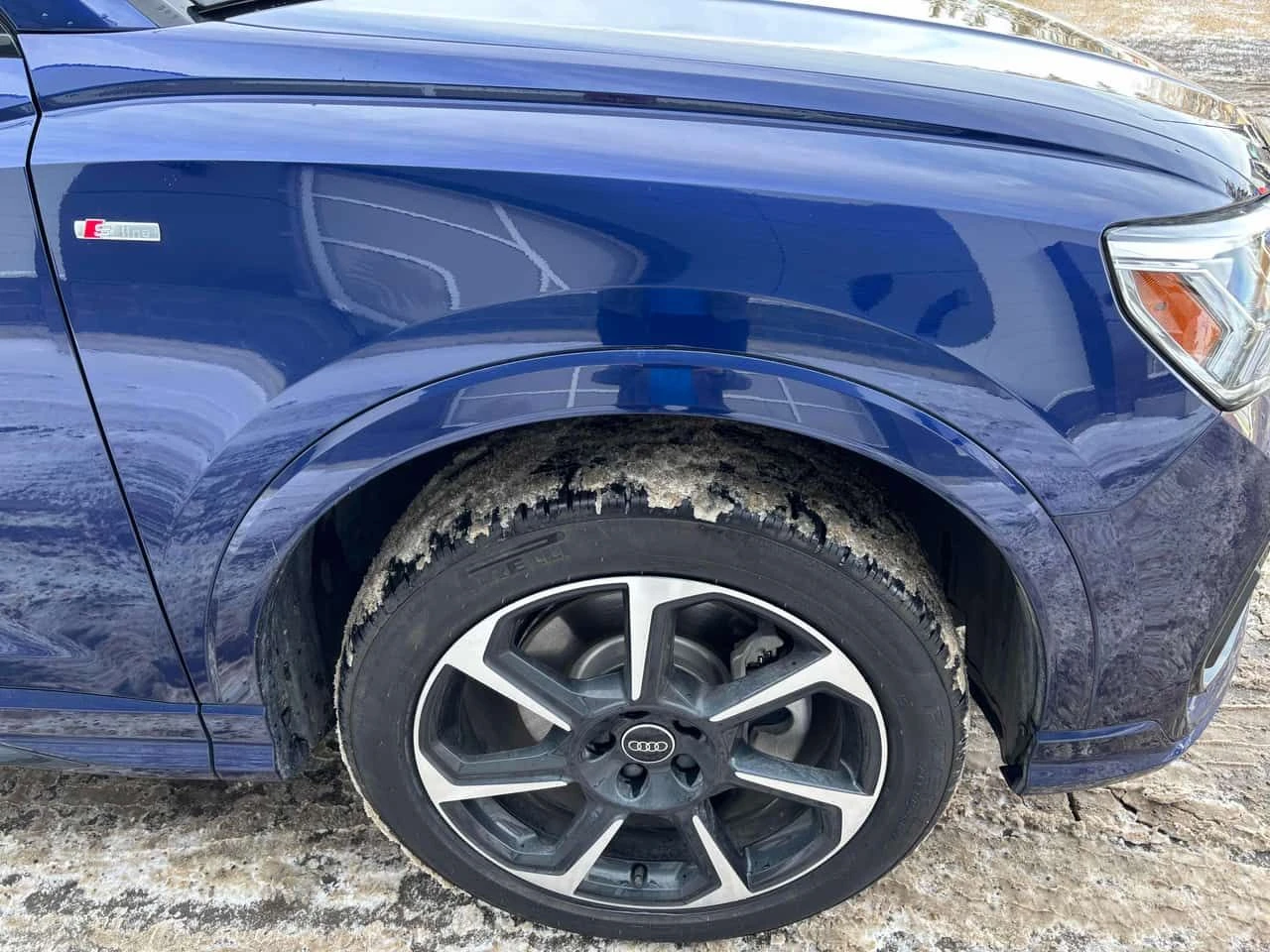 Audi Q3  Progressiv 45 TFSI quattro / CARFAX /CAMERA / LED, снимка 15 - Автомобили и джипове - 53816636