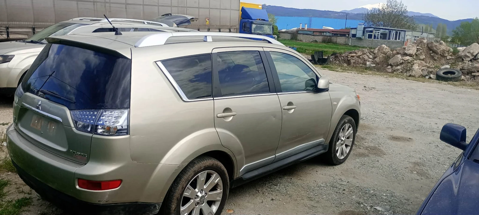 Mitsubishi Outlander 2.4, снимка 4 - Автомобили и джипове - 54343369