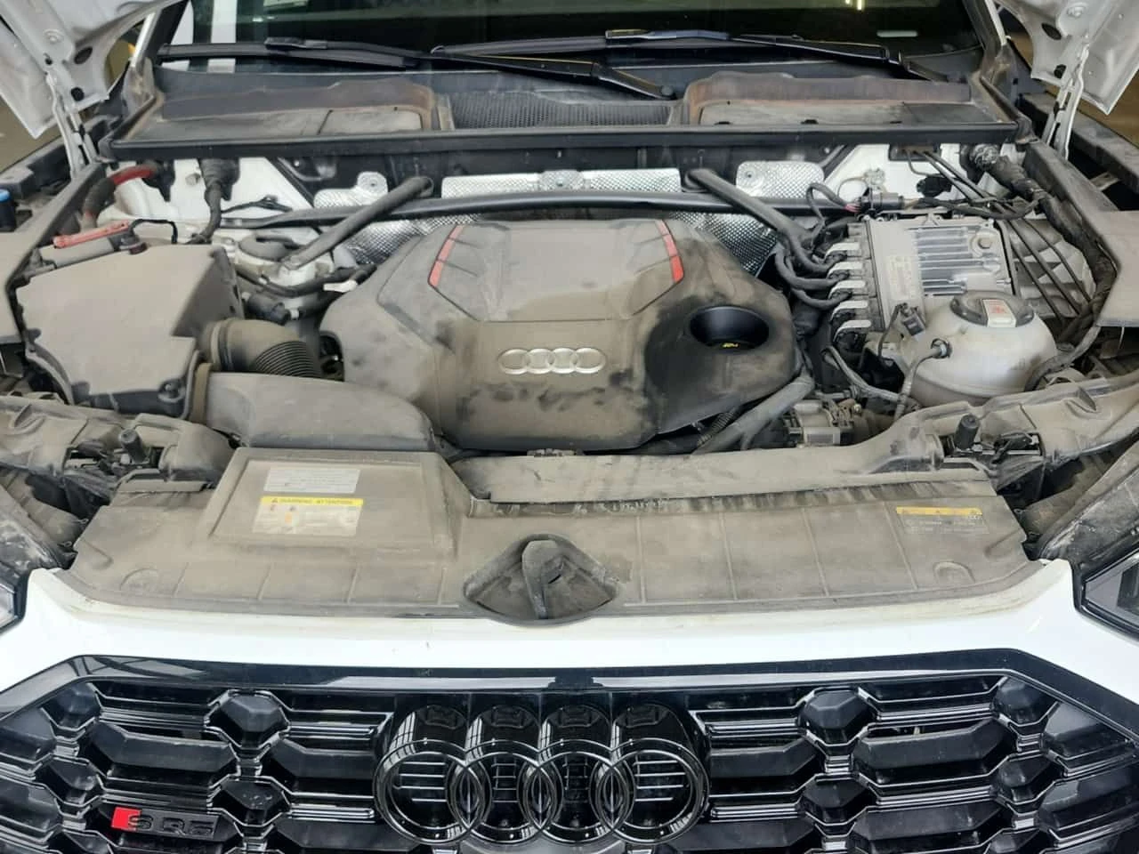 Audi SQ5 PROGRESSIV| PANO| 360 КАМЕРИ| AMBIENT| 2 КЛЮЧА| , снимка 7 - Автомобили и джипове - 54620370