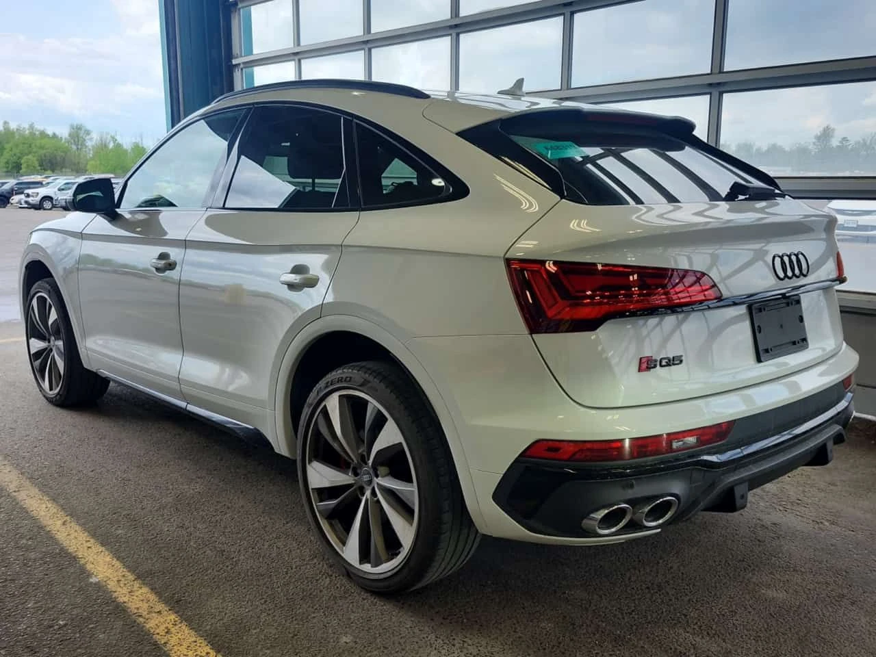 Audi SQ5 PROGRESSIV| PANO| 360 КАМЕРИ| AMBIENT| 2 КЛЮЧА| , снимка 4 - Автомобили и джипове - 54620370