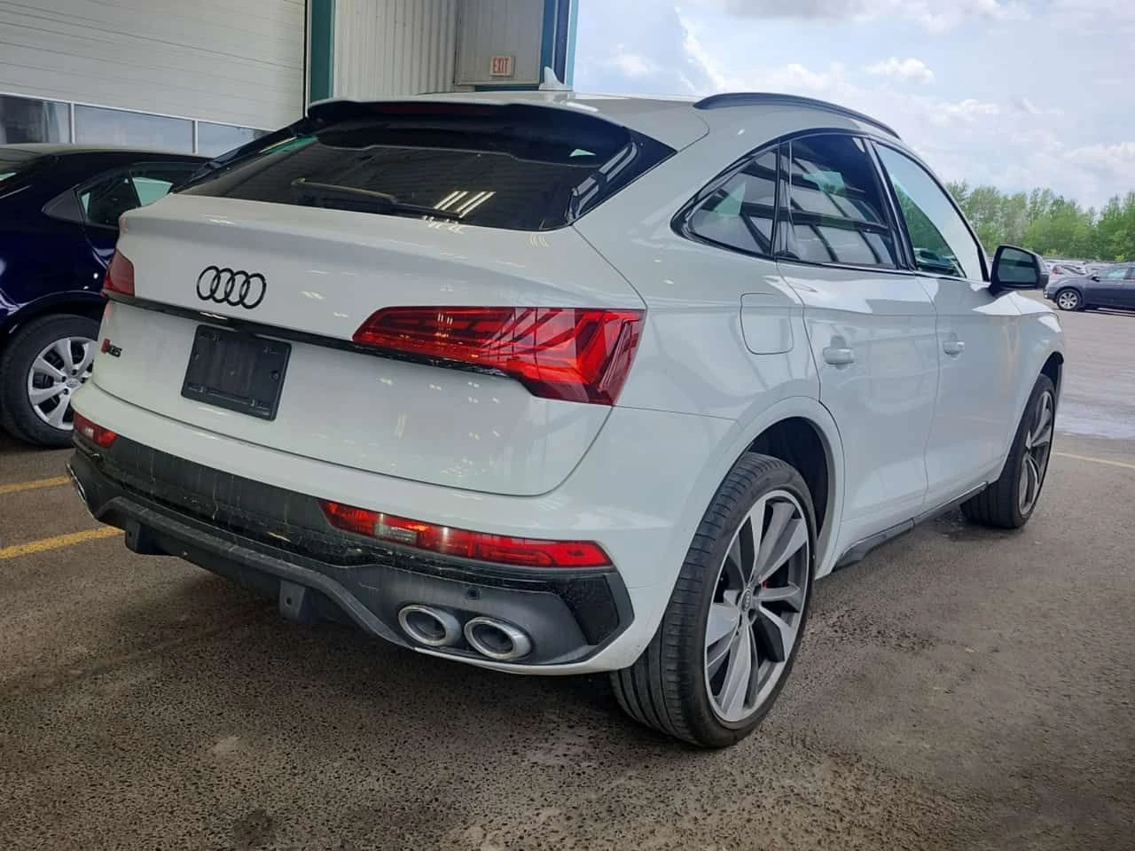 Audi SQ5 PROGRESSIV| PANO| 360 КАМЕРИ| AMBIENT| 2 КЛЮЧА| , снимка 3 - Автомобили и джипове - 54620370