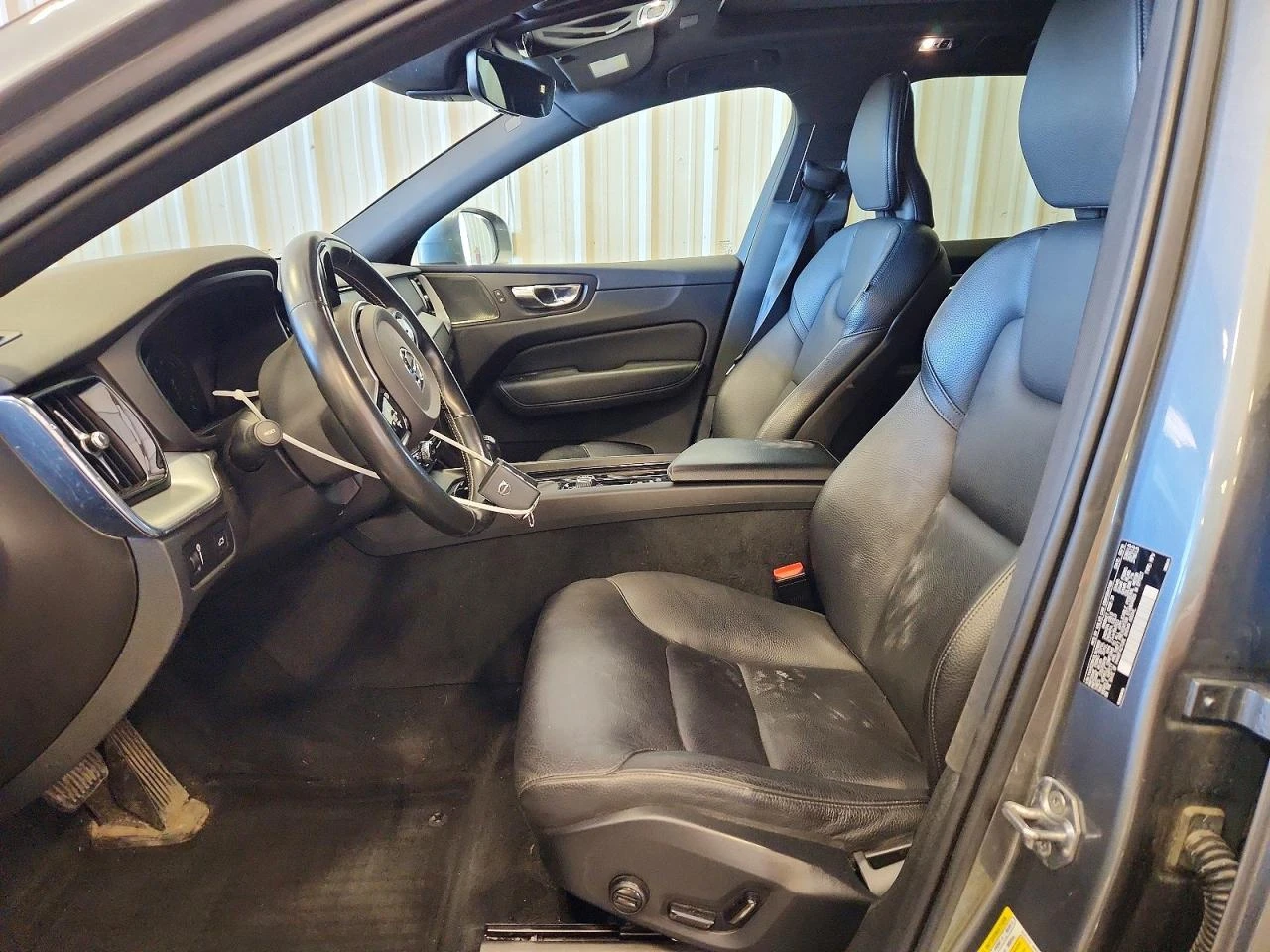 Volvo XC60 T5 MOMENTUM, снимка 7 - Автомобили и джипове - 55199417