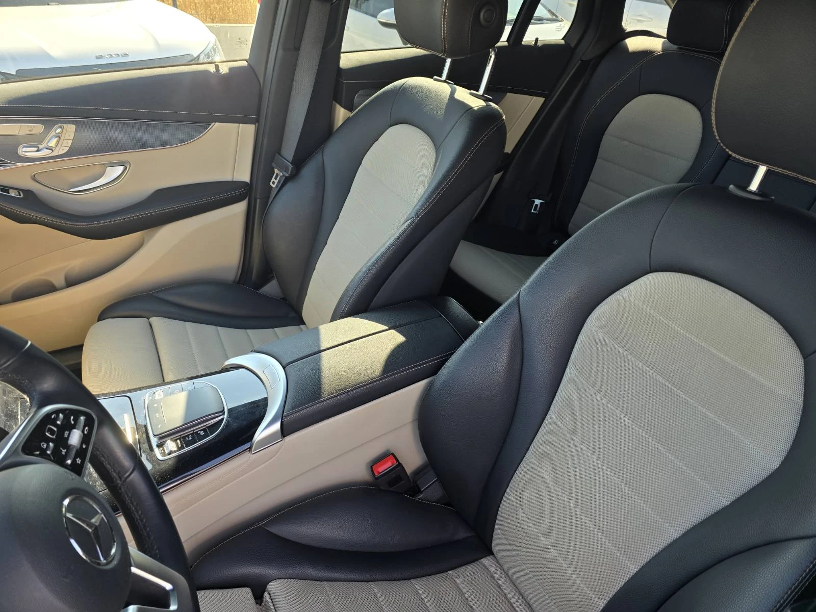 Mercedes-Benz EQC 400, снимка 11 - Автомобили и джипове - 55200524