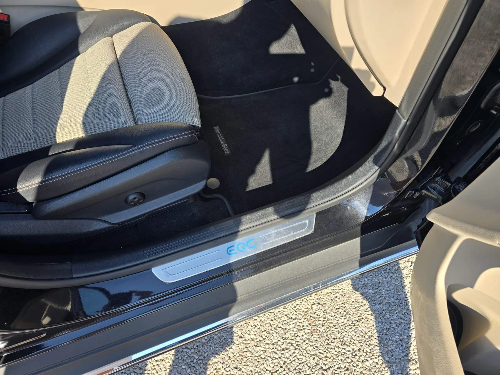 Mercedes-Benz EQC 400, снимка 13 - Автомобили и джипове - 55200524