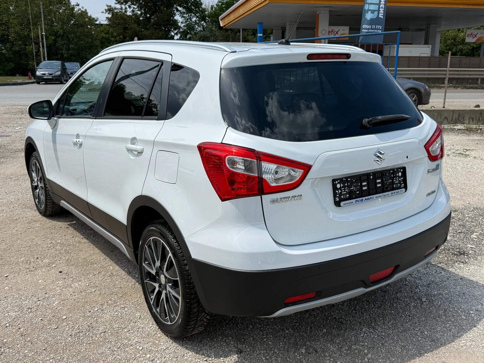 Suzuki SX4 S-Cross 1.6ddis-4X4-Климатроник-Блокаж-Keyless, снимка 4 - Автомобили и джипове - 55413589