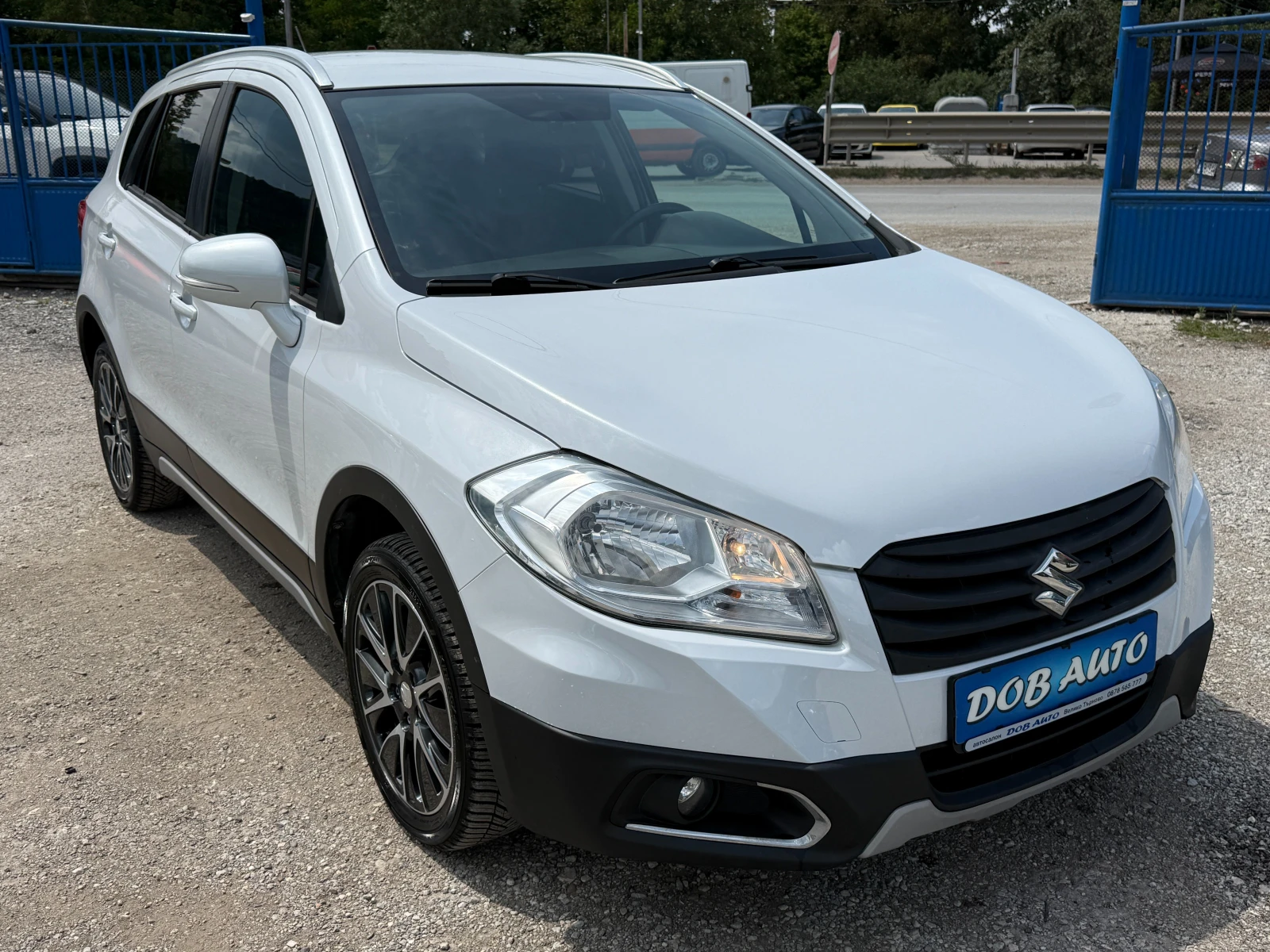 Suzuki SX4 S-Cross 1.6ddis-4X4-Климатроник-Блокаж-Keyless, снимка 8 - Автомобили и джипове - 55413589