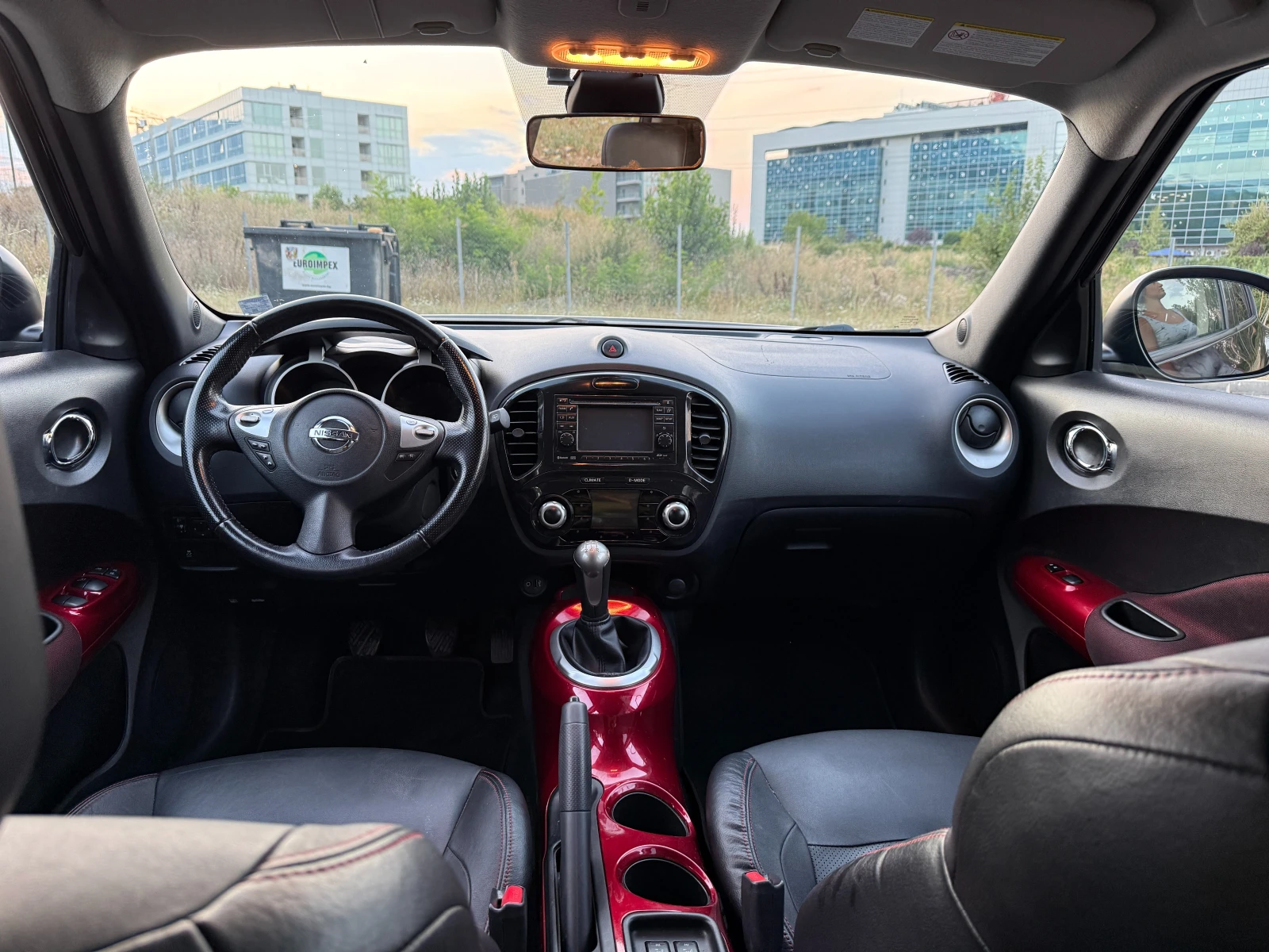 Nissan Juke 1.6i, снимка 9 - Автомобили и джипове - 55754571