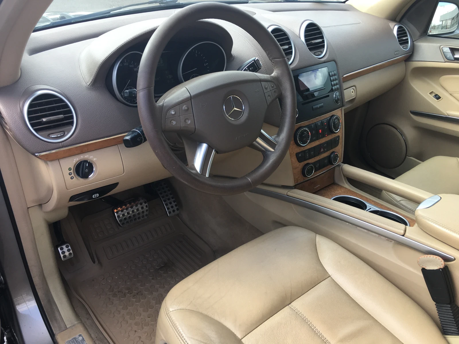 Mercedes-Benz GL 320, снимка 11 - Автомобили и джипове - 56043129