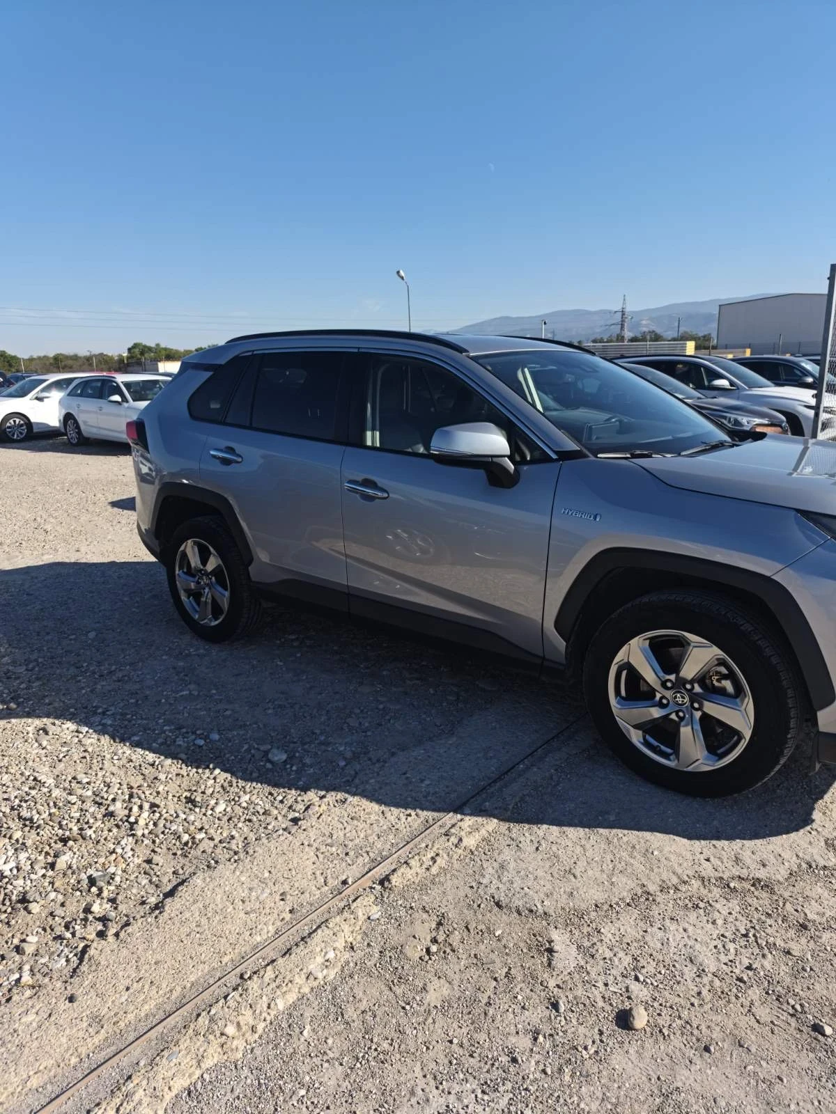 Toyota Rav4 2.5 HYBRID 4X4 FUL FUL, снимка 4 - Автомобили и джипове - 56111213