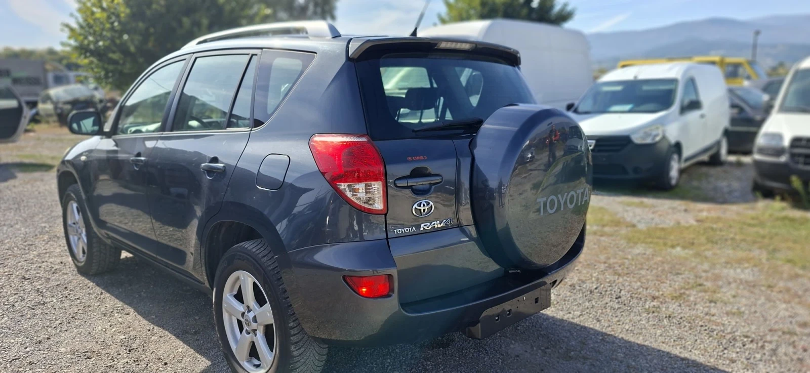 Toyota Rav4 2.2 D4D, снимка 4 - Автомобили и джипове - 56392481