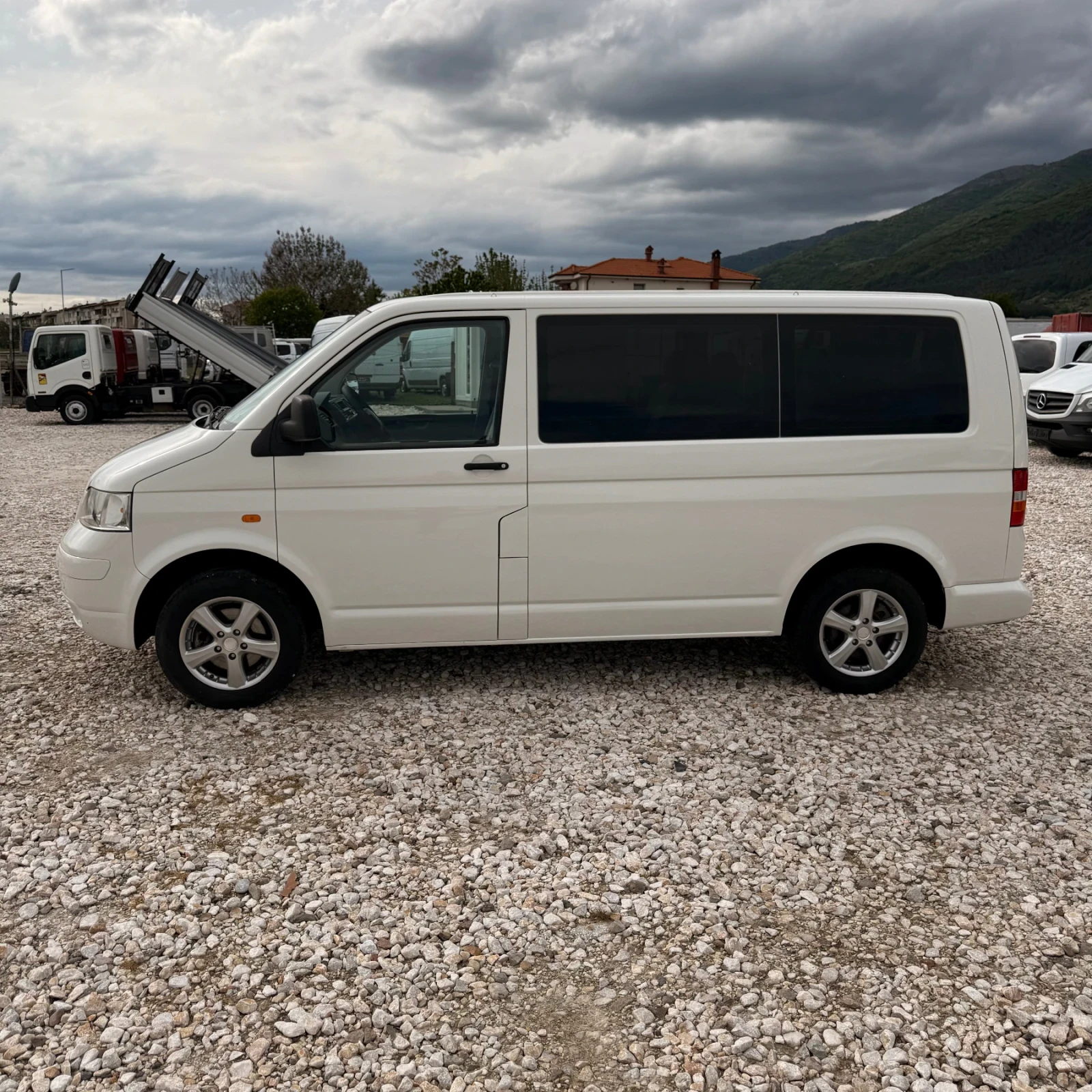 VW T5 1.9TDi-9местен-КЛИМАТИК - изображение 4