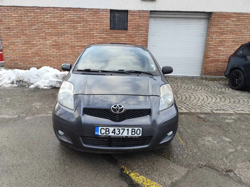 Toyota Yaris 1.33i Facelift, снимка 1 - Автомобили и джипове - 48673335